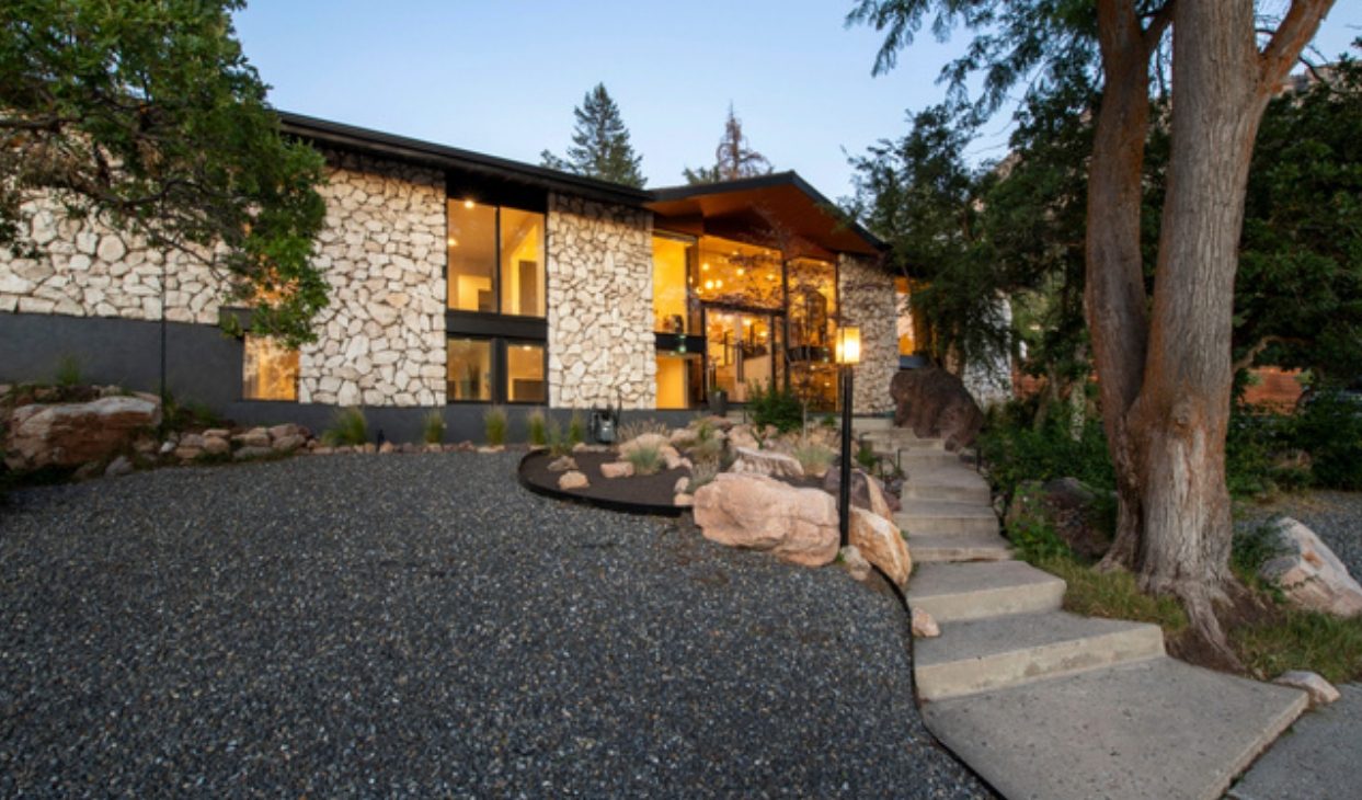 Adonis Abode — Citizen Builders