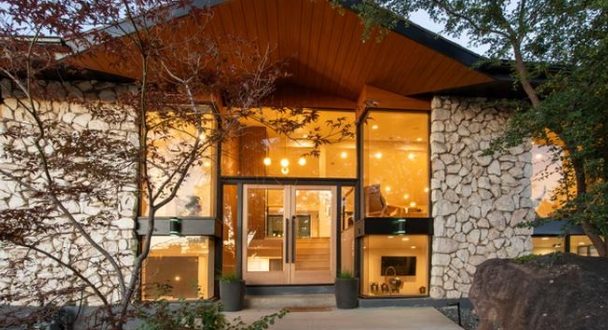 Adonis Abode — Citizen Builders