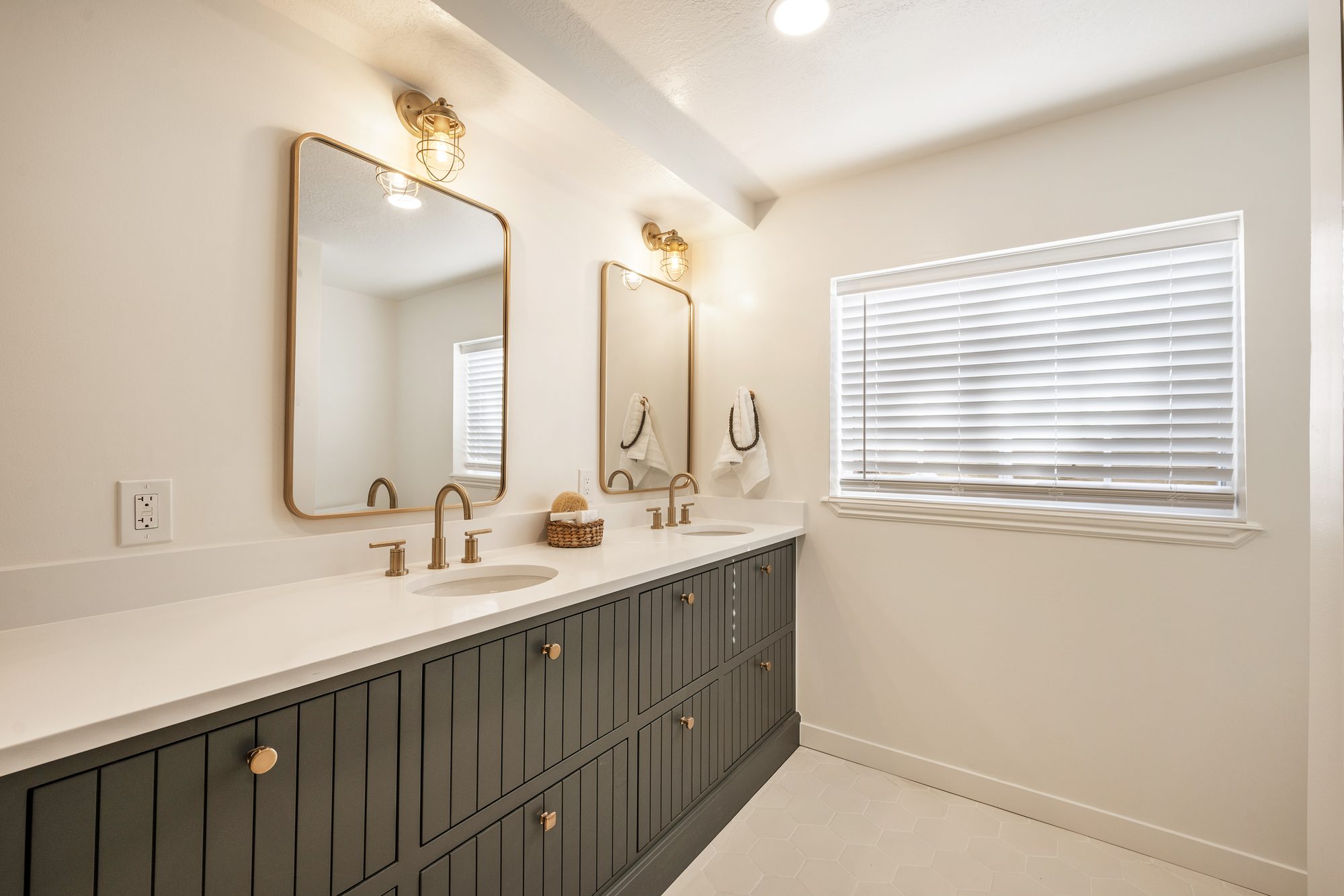 Sutton Residence, Citizen Builders